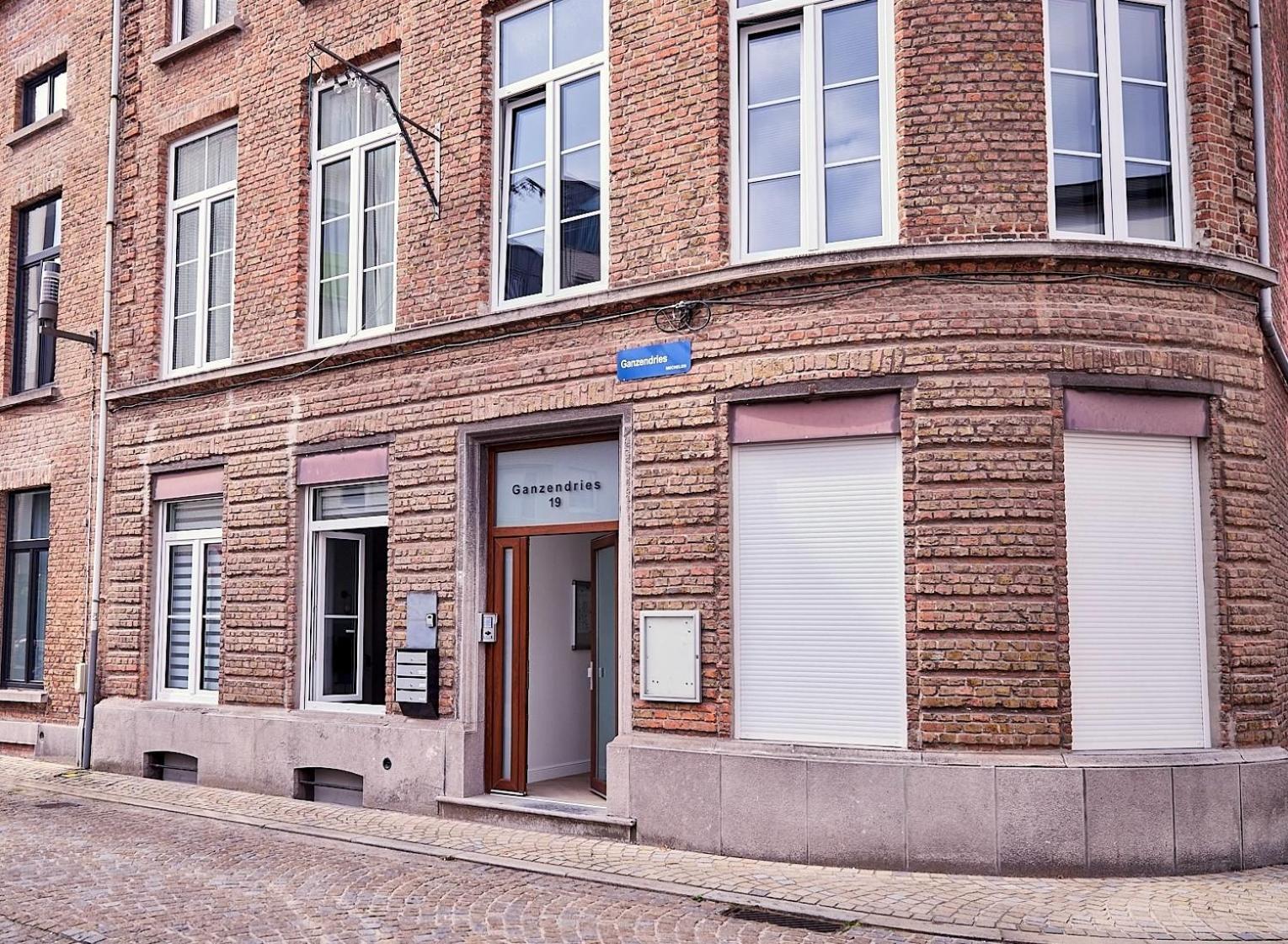Urban Chic Apartment In The Heart Of Mechelen Exterior photo